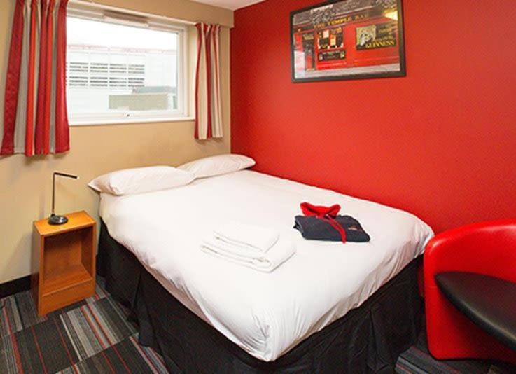 Modern And Comfy At Corporation Village In Apartment *