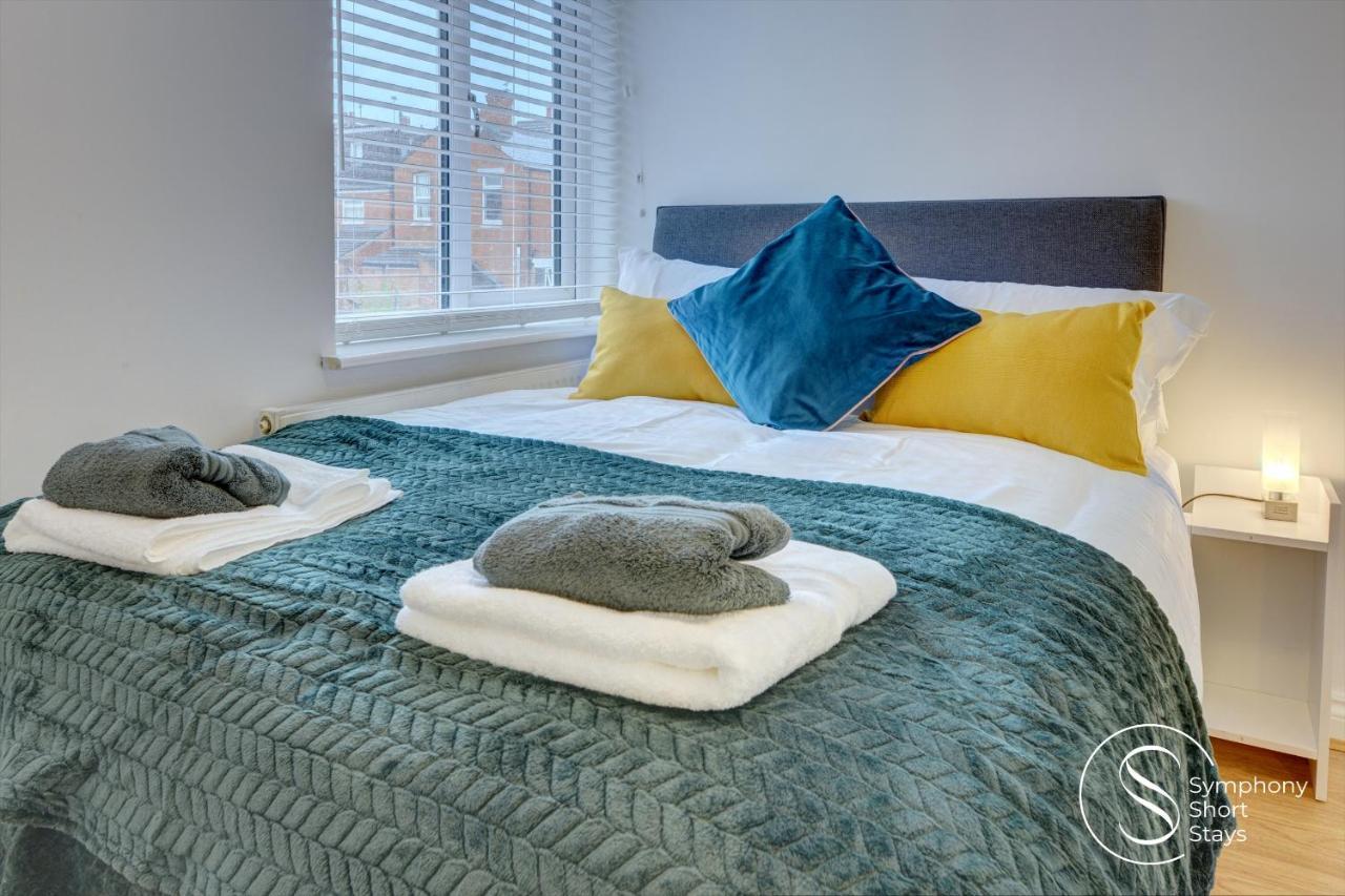 Modern, Stylish Ensuite With Netflix & Parking By Symphony Short Stays Coventry