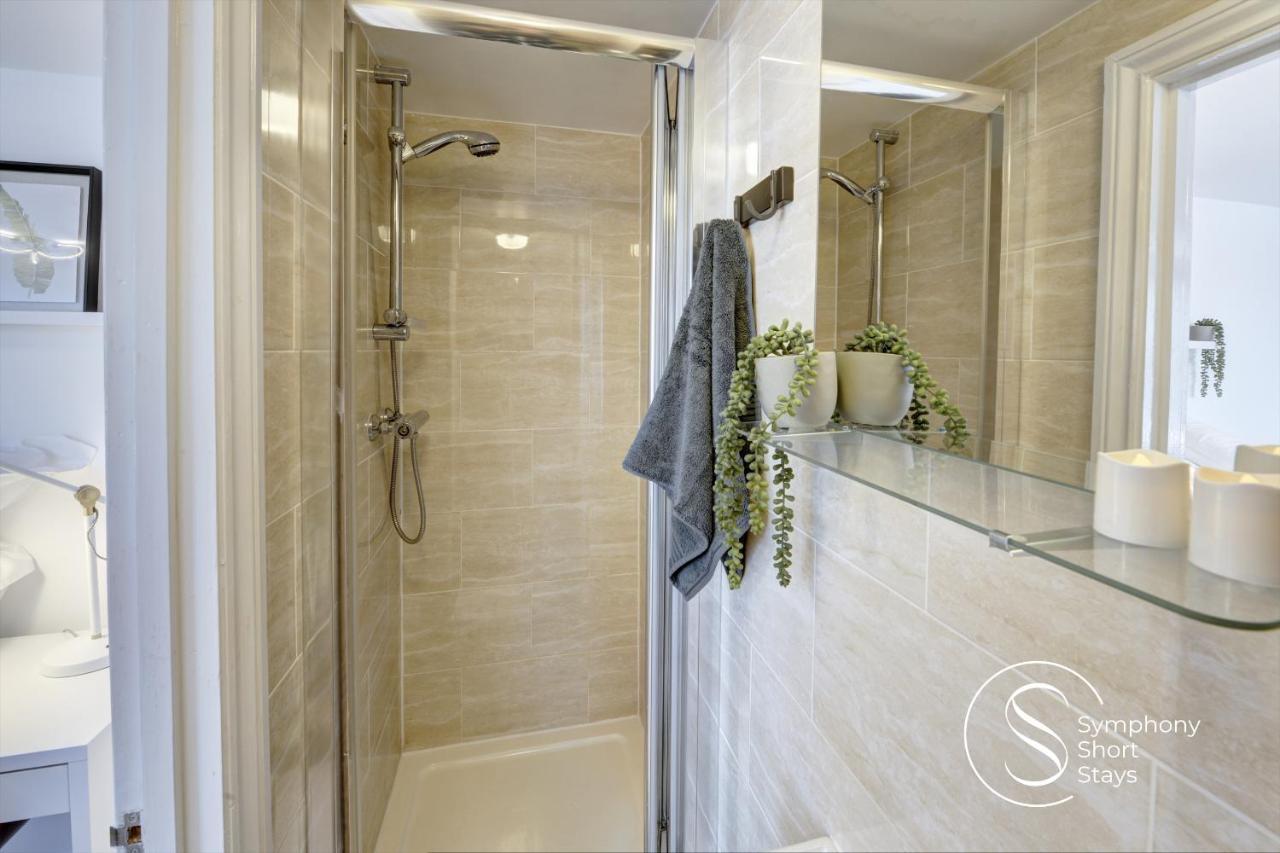 Modern, Stylish Ensuite With Netflix & Parking By Symphony Short Stays * Coventry