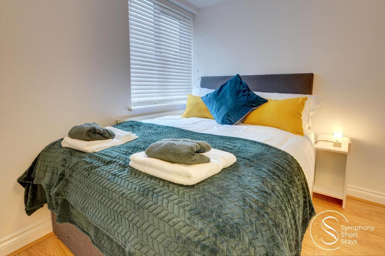 Modern, Stylish Ensuite With Netflix & Parking By Symphony Short Stays * Coventry