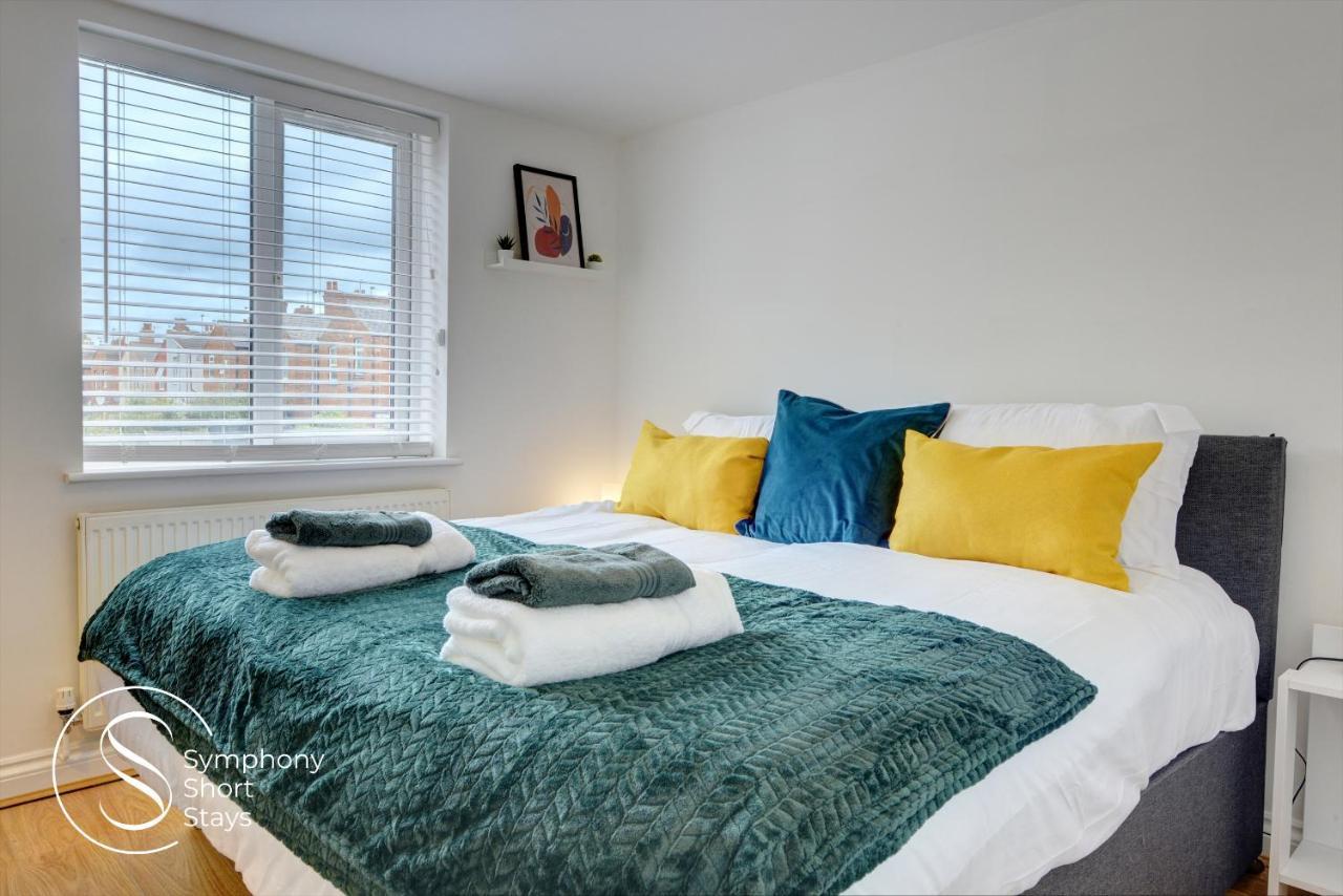 Modern, Stylish Ensuite With Netflix & Parking By Symphony Short Stays Apartamento