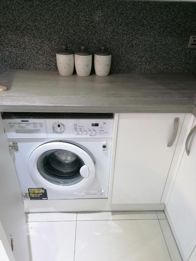 Lovely 2-bed In Apartment