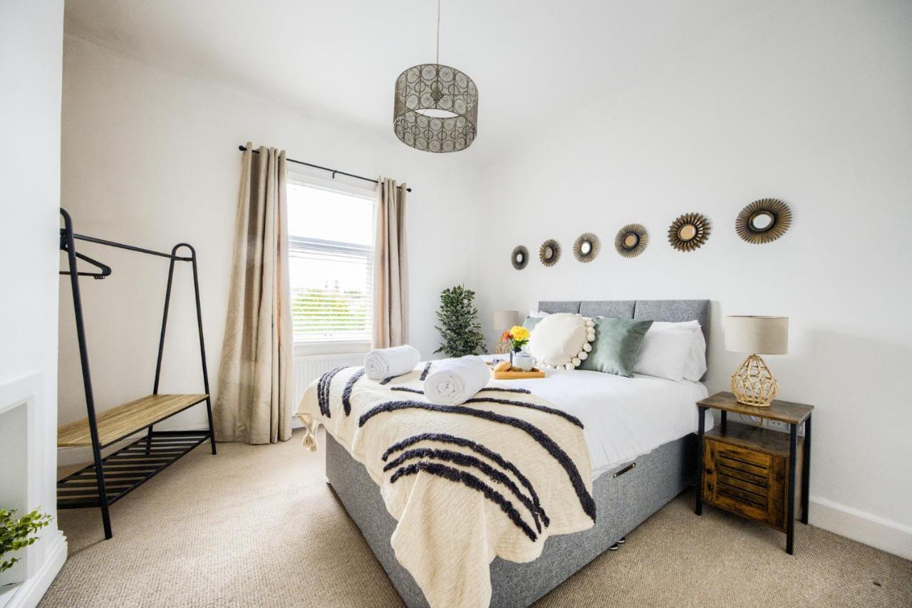 Casa de férias Fashionable House, Centre, Free Parking, Sleeps 4, By Empower Homes Coventry
