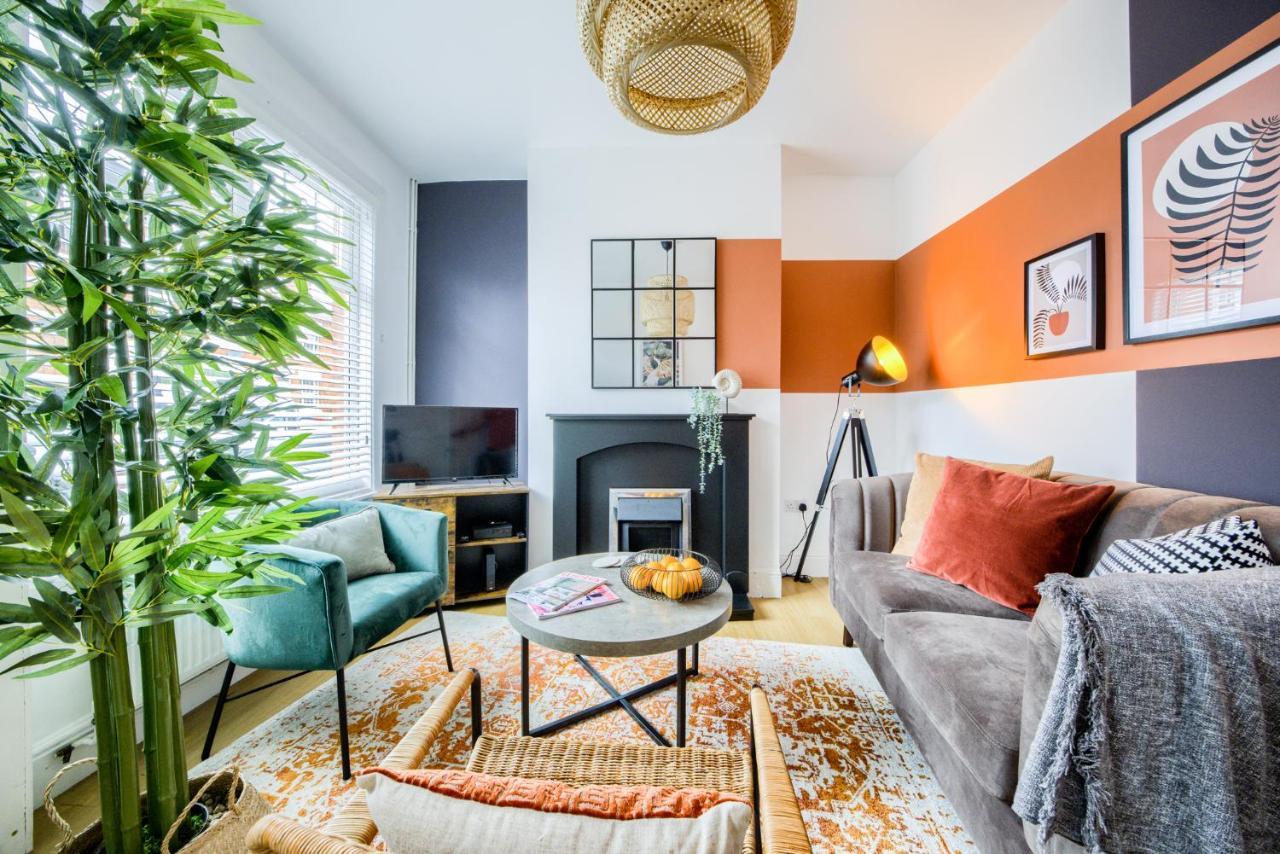 Casa de férias Fashionable House, Centre, Free Parking, Sleeps 4, By Empower Homes *