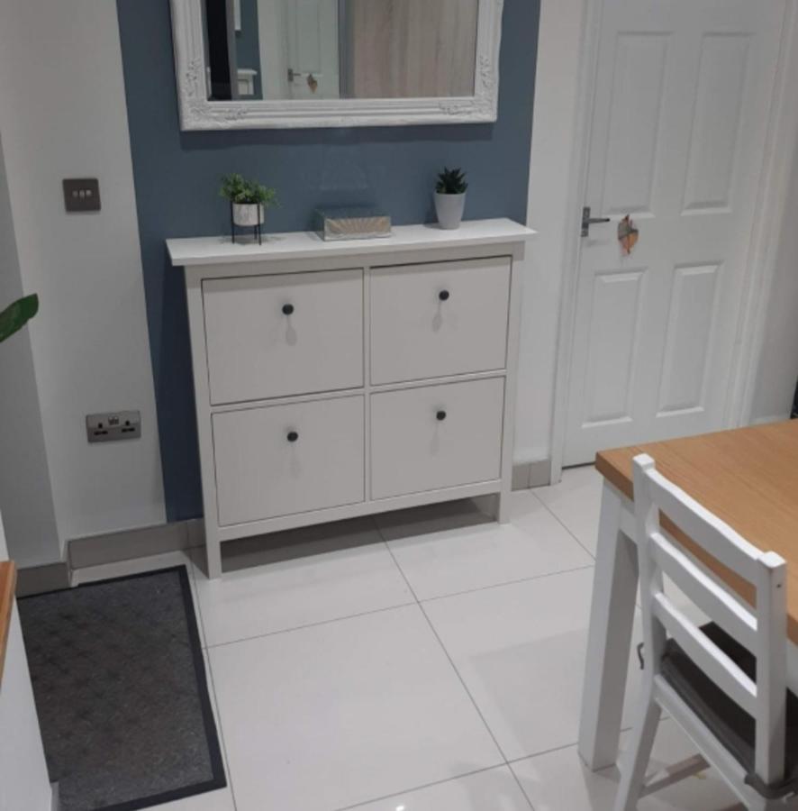 Apartment Lovely 2-bed In *