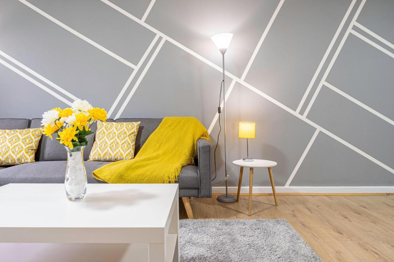 Riley House Spacious City Apartment Coventry