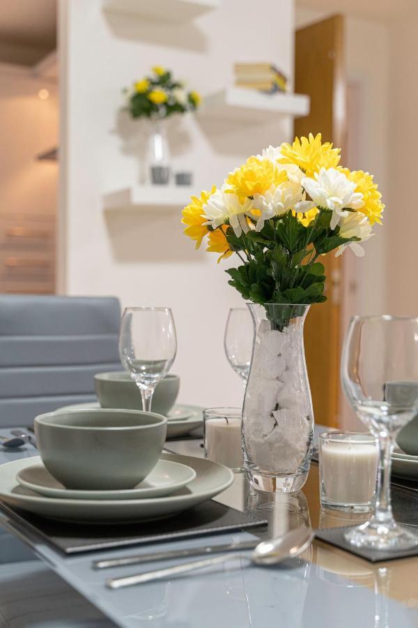 Riley House Spacious City Apartment Coventry