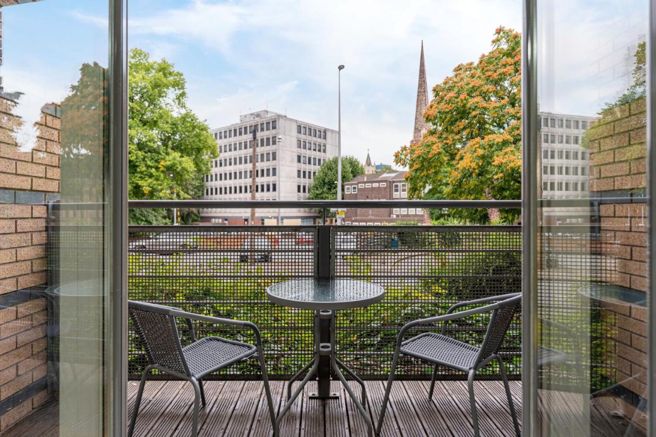 Riley House Spacious City * Coventry