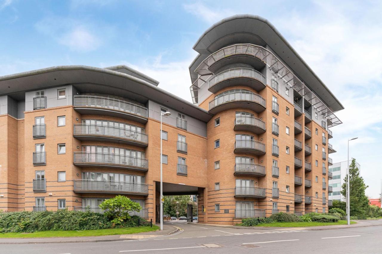 Riley House Spacious City * Coventry