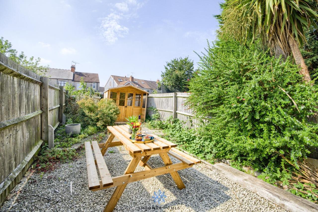 Holiday home Stylish House, Centre, Free Parking, Sleeps 5, By Empower Homes *