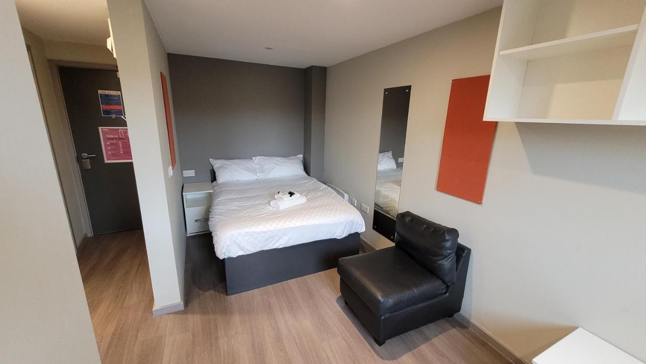 Student Only - 1 Night Free Gosford Gate In - Sk Coventry