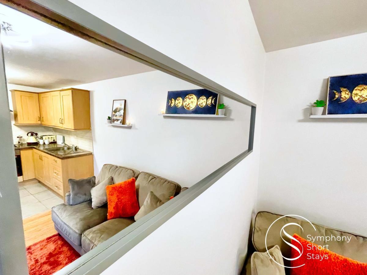 Apartamento Modern, Stylish Ensuite With Netflix & Parking By Symphony Short Stays *