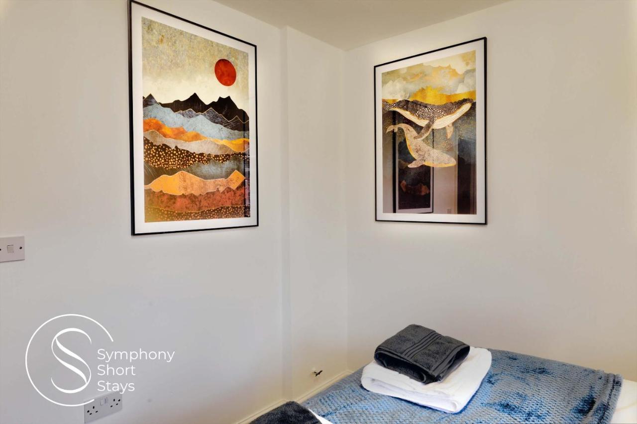 Apartamento Modern, Stylish Ensuite With Netflix & Parking By Symphony Short Stays