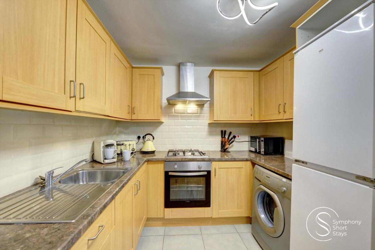 Apartamento Modern, Stylish Ensuite With Netflix & Parking By Symphony Short Stays *