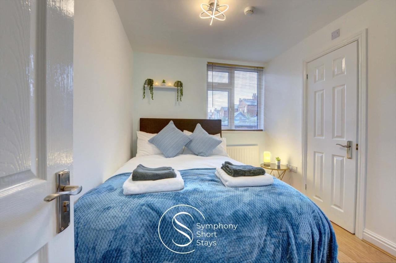 Modern, Stylish Ensuite With Netflix & Parking By Symphony Short Stays Coventry