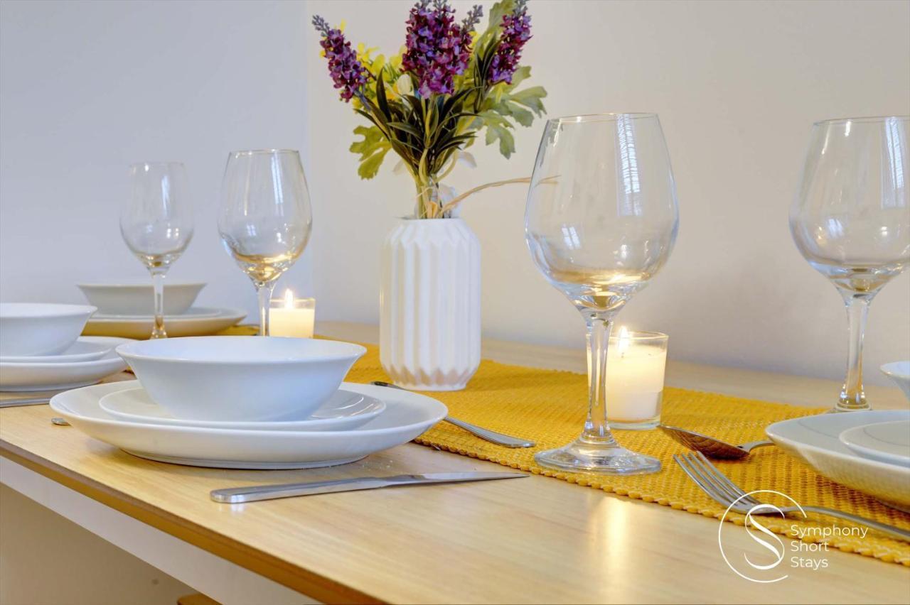 Modern, Stylish Ensuite With Netflix & Parking By Symphony Short Stays *