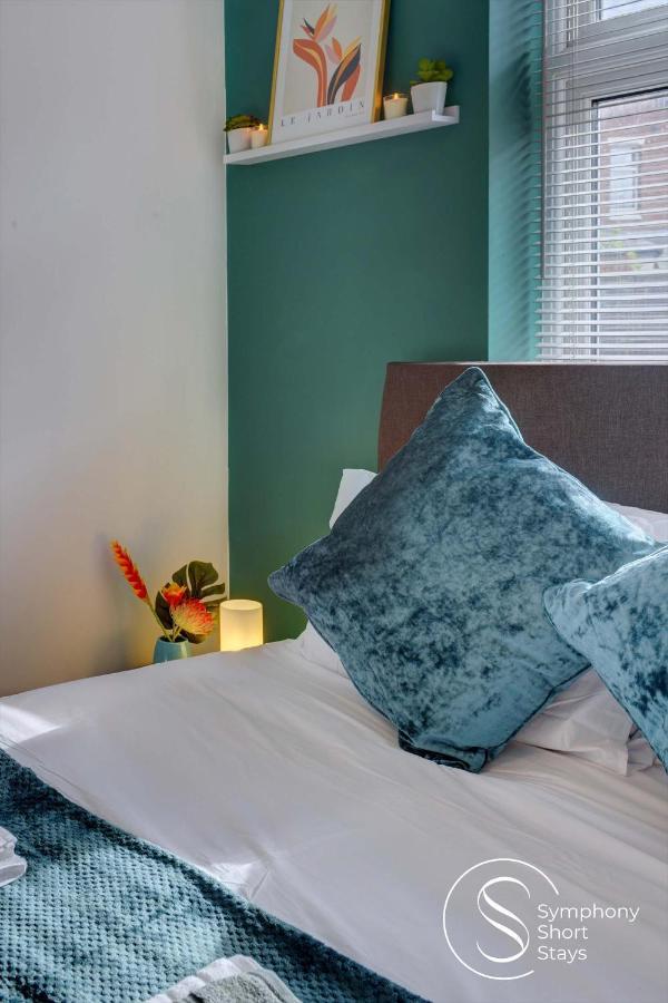 Modern, Stylish Ensuite With Netflix & Parking By Symphony Short Stays Coventry