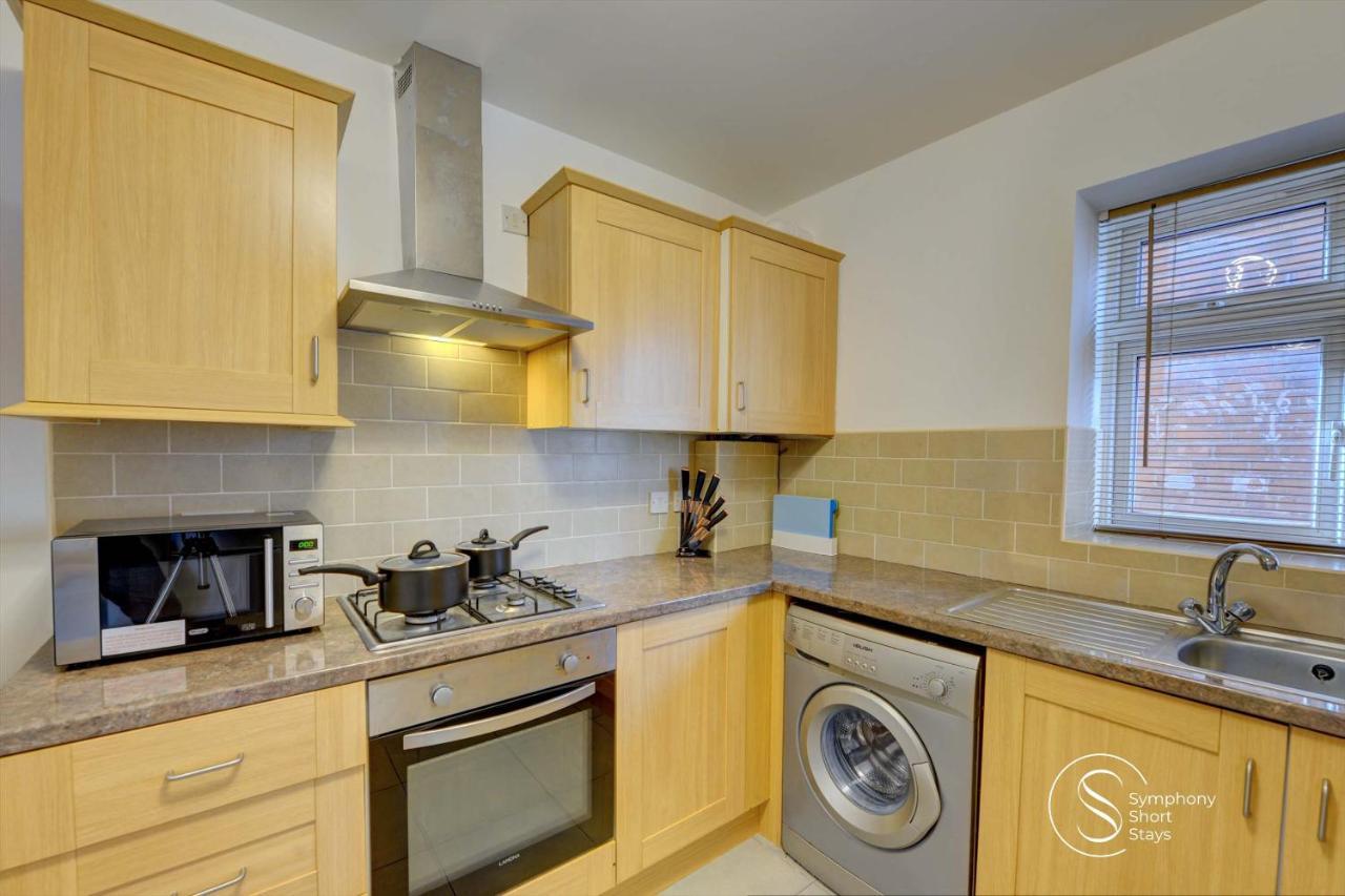 Apartamento Modern, Stylish Ensuite With Netflix & Parking By Symphony Short Stays *