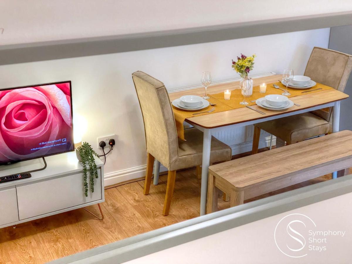 Modern, Stylish Ensuite With Netflix & Parking By Symphony Short Stays Apartamento