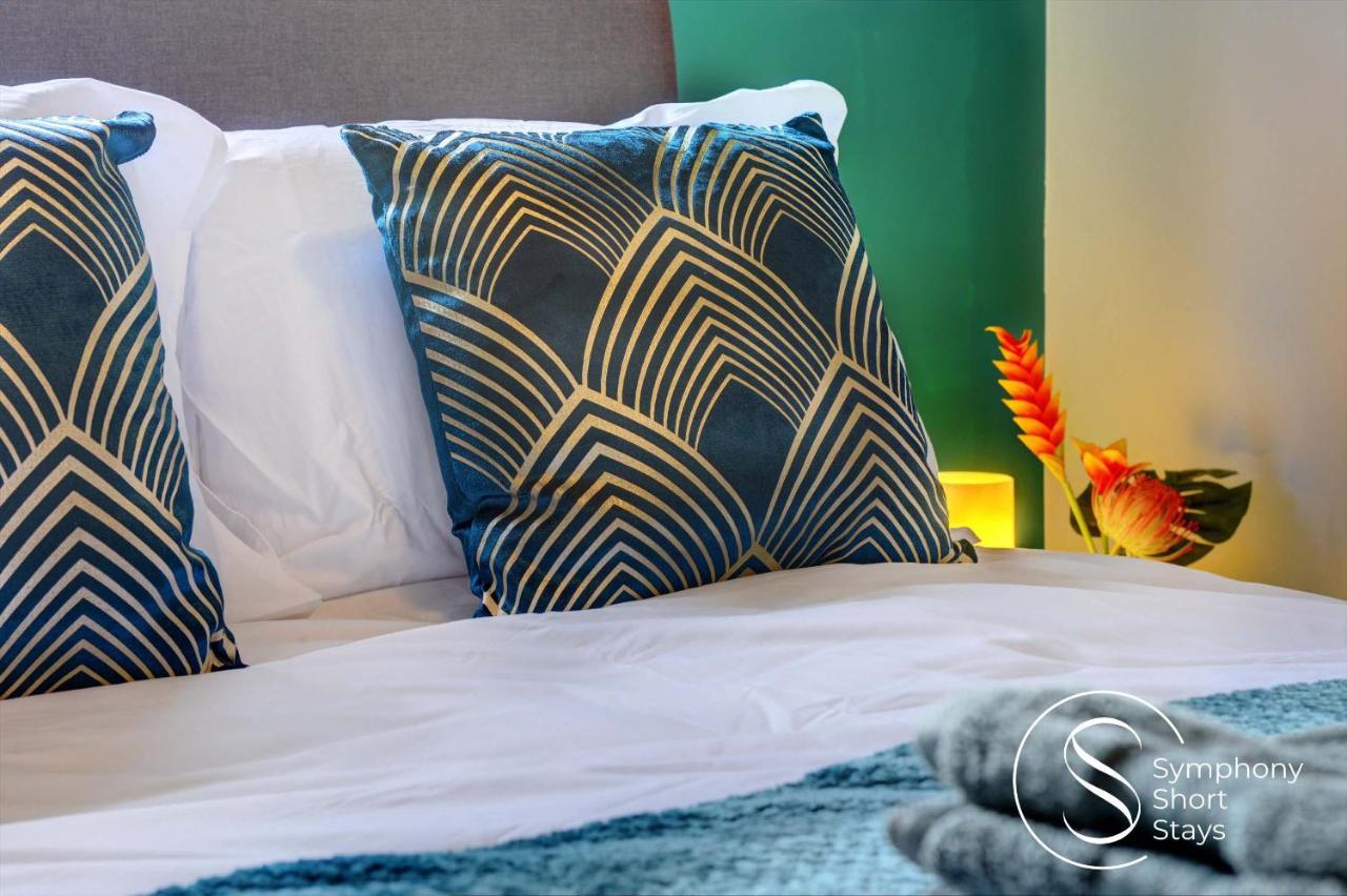 Modern, Stylish Ensuite With Netflix & Parking By Symphony Short Stays