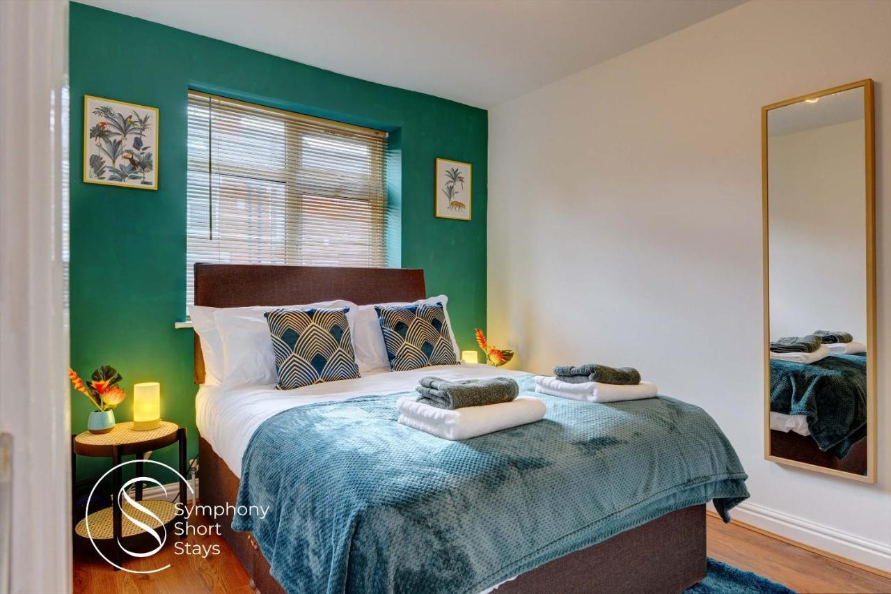Modern, Stylish Ensuite With Netflix & Parking By Symphony Short Stays Coventry