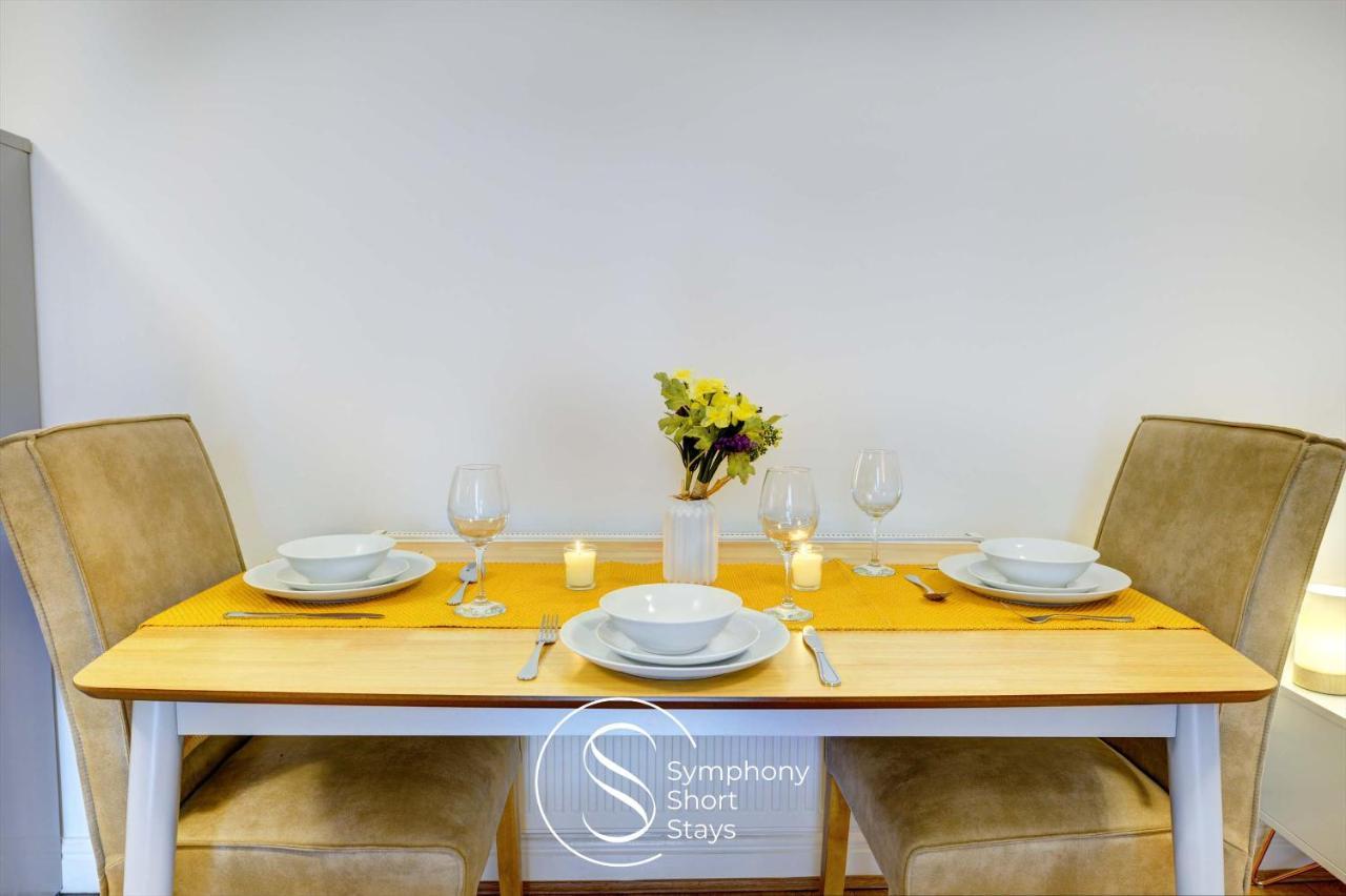 Apartamento Modern, Stylish Ensuite With Netflix & Parking By Symphony Short Stays