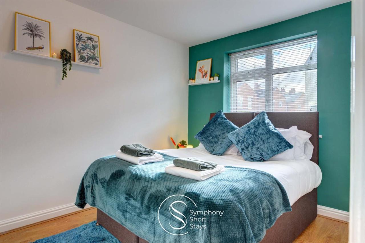 Modern, Stylish Ensuite With Netflix & Parking By Symphony Short Stays *