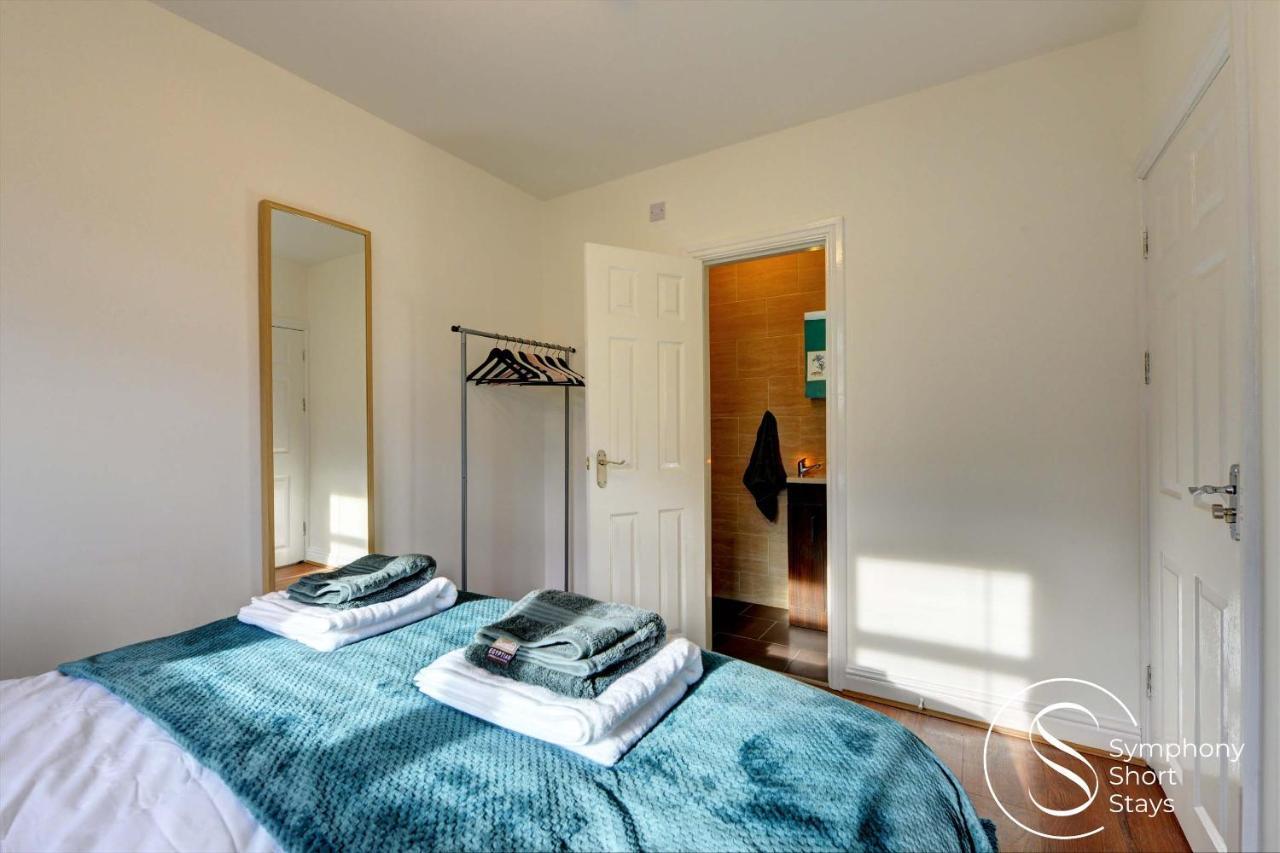 Modern, Stylish Ensuite With Netflix & Parking By Symphony Short Stays Coventry