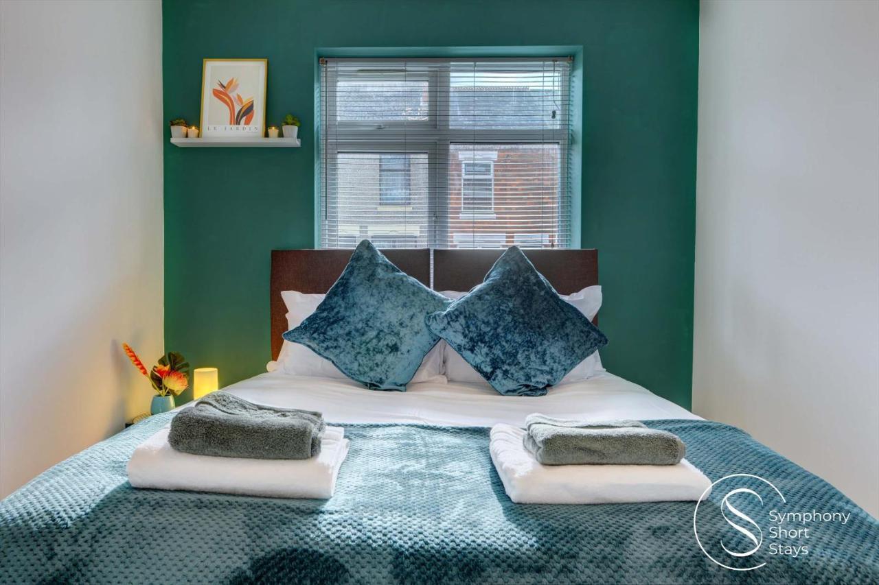 Modern, Stylish Ensuite With Netflix & Parking By Symphony Short Stays Coventry