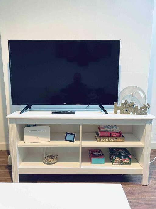 Apartamento Homely 3 Bed Town House In City Centre *
