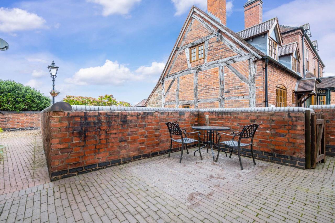 The Pigsty - 3 Bedroom Barn Conversion Coventry