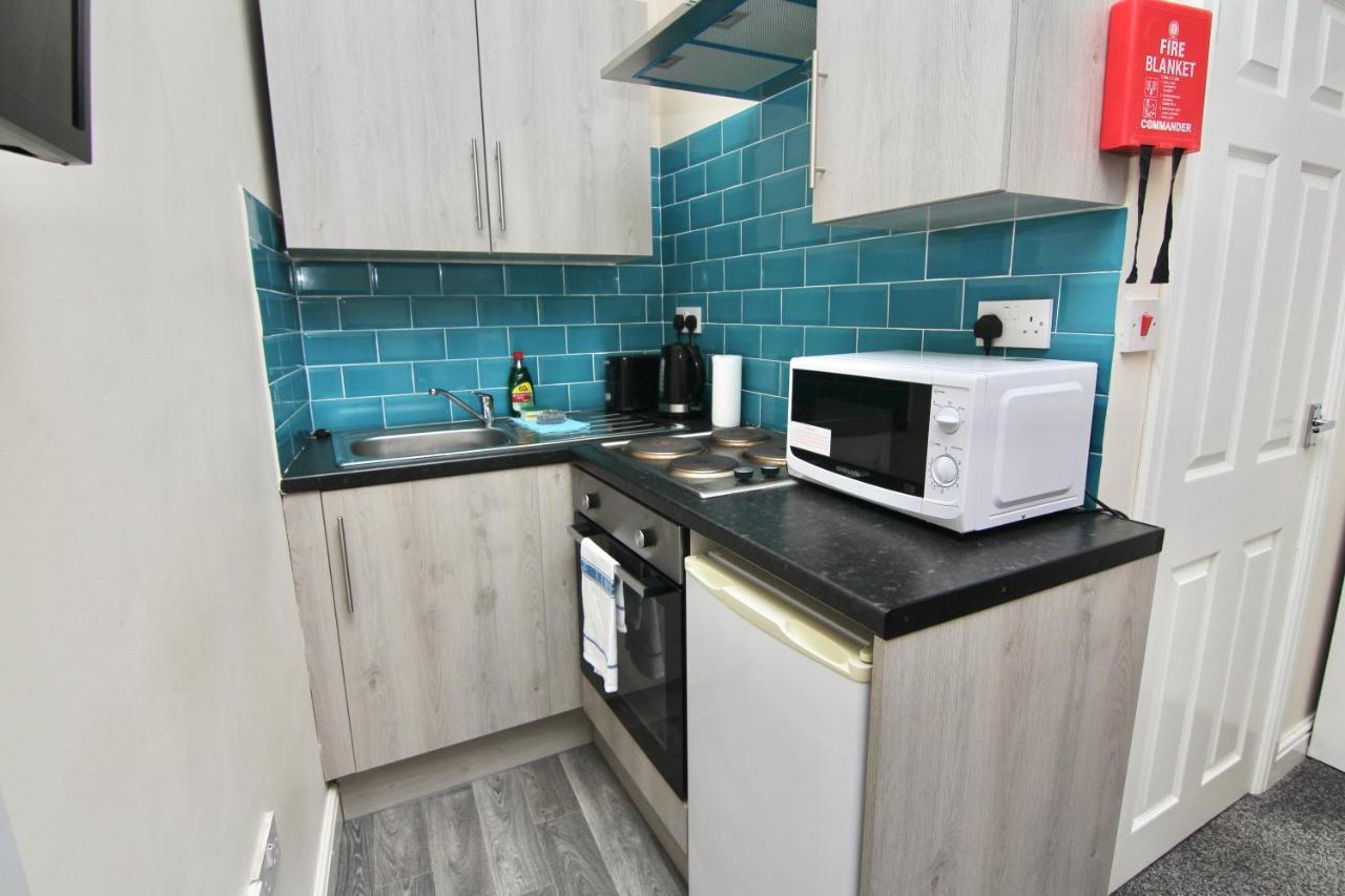 Charming 2 Mins Walk To Belgrade Theatre Apartamento