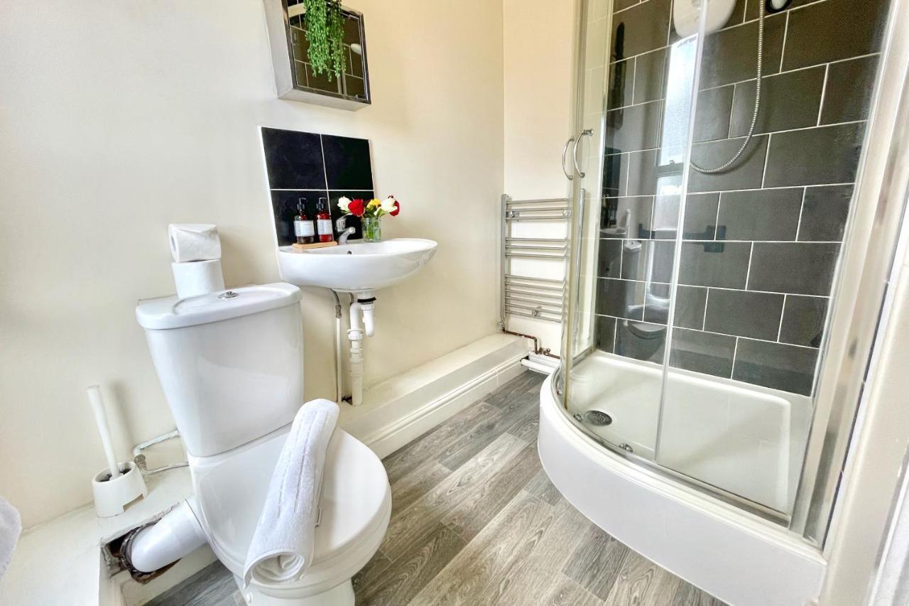 Twin Bed Near Train Station, Netflix, Wifi Apartamento *