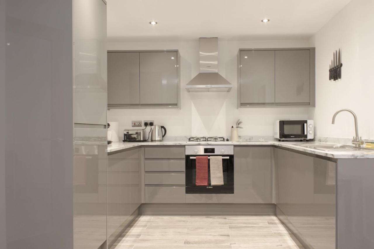 Just Launched! Modern 2-bed Flat - Sleeps 6 - Free Parking Apartamento