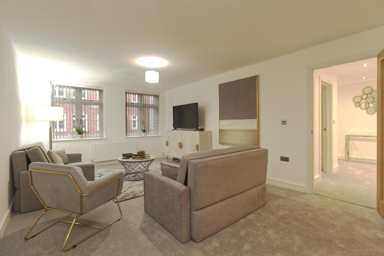 Just Launched! Modern 2-bed Flat - Sleeps 6 - Free Parking *