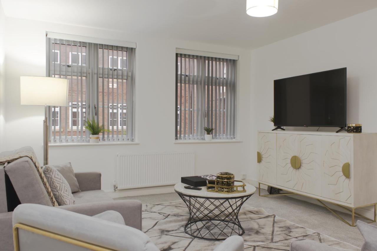 Just Launched! Modern 2-bed Flat - Sleeps 6 - Free Parking * Coventry