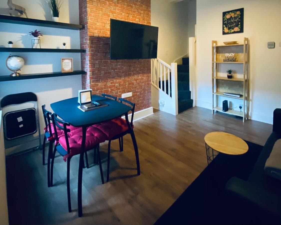 Large 4 Bedroom - Centre Casa de férias Coventry