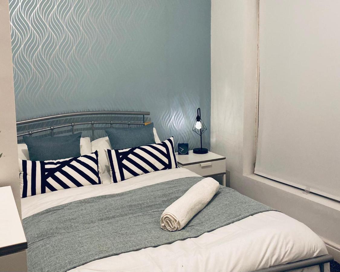 Casa de férias Large 4 Bedroom - Centre Coventry