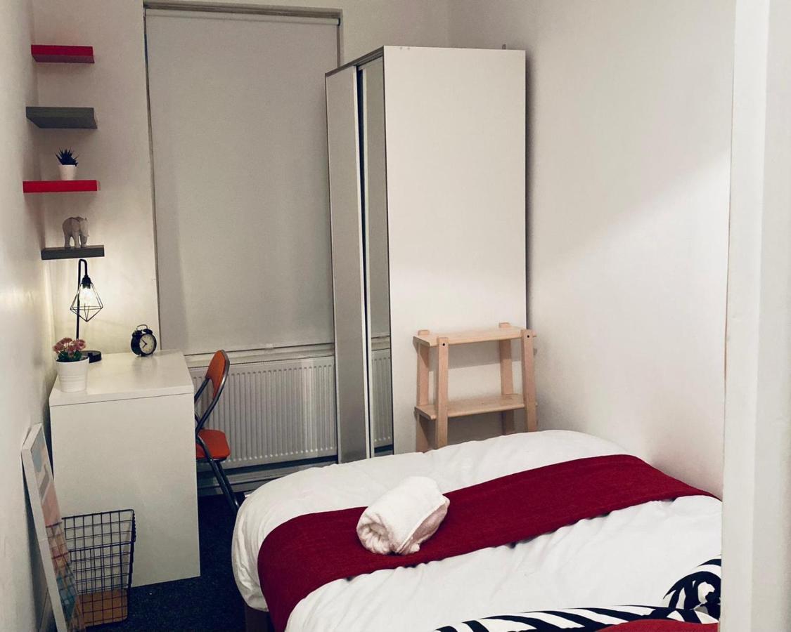 Casa de férias Large 4 Bedroom - Centre Coventry