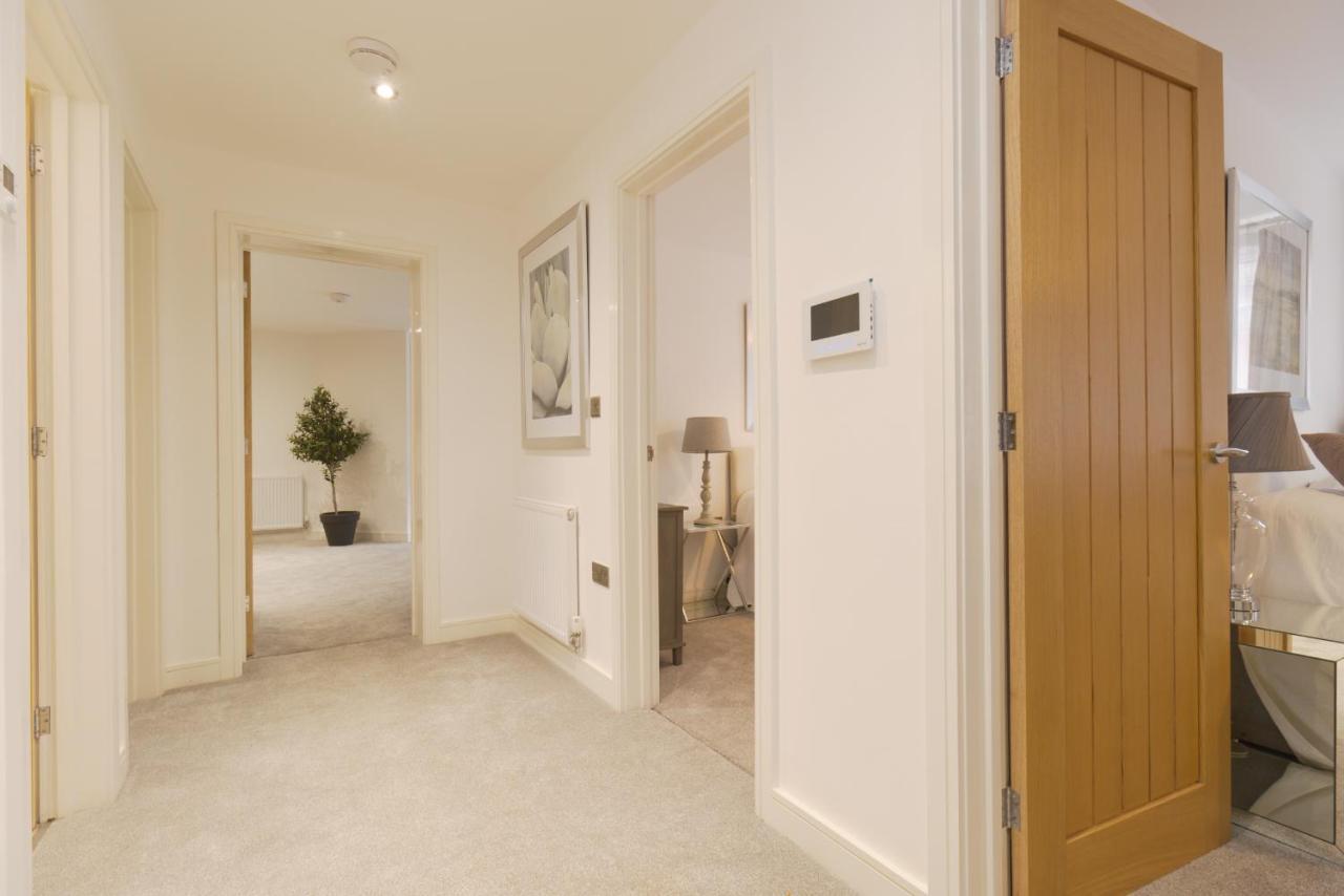 Apartment Brand New! Contemporary 2-bed Flat - Sleeps 4 - Free Parking *