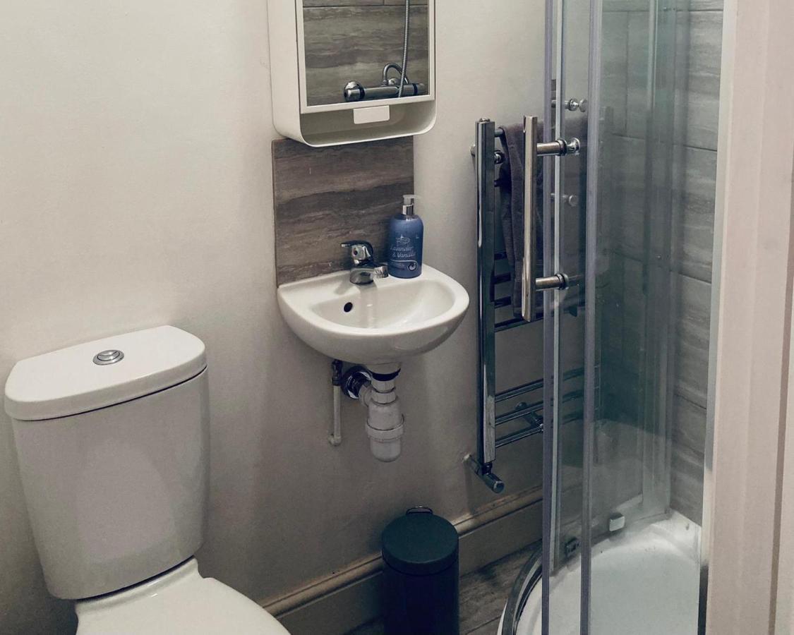 Large 4 Bedroom - Centre Casa de férias Coventry
