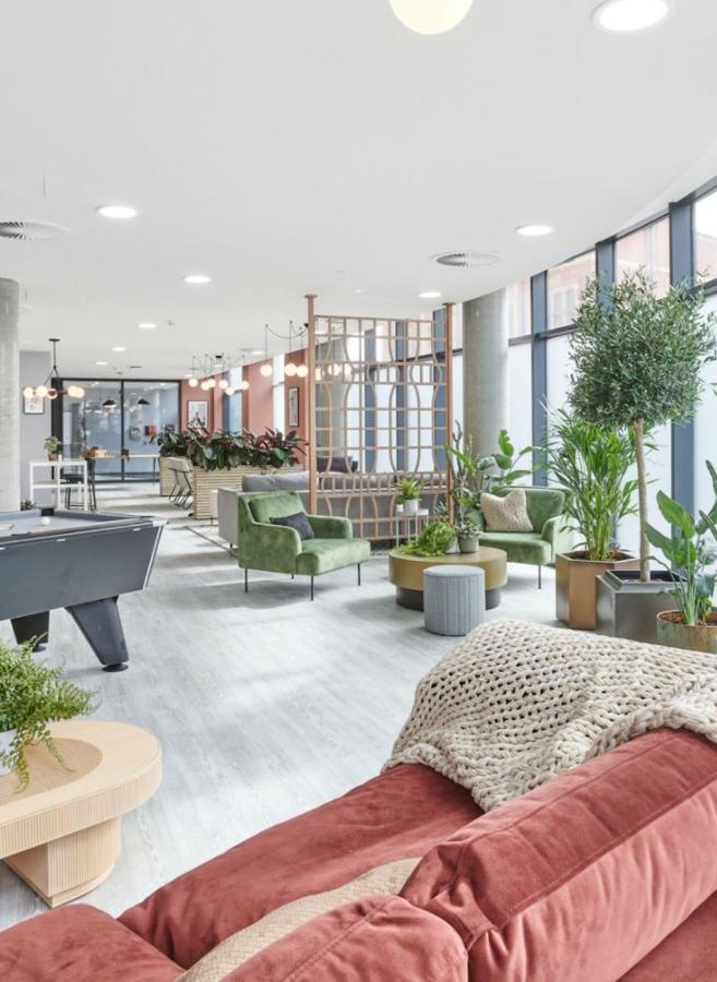 Student Only - 1 Night Free Gosford Gate In - Sk Guest house