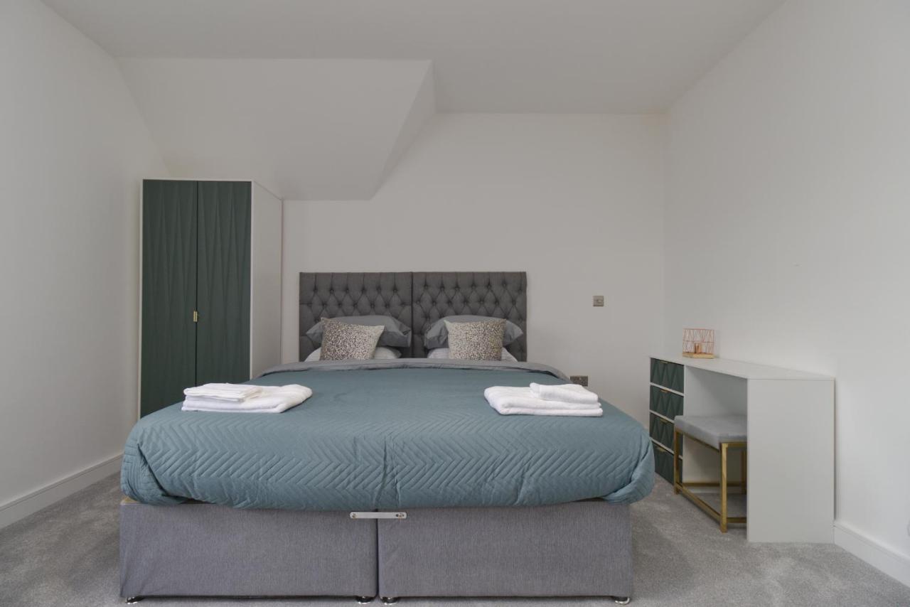 Unique! Stunning 3-bed Penthouse Flat - 2 Floors - Sleeps 8 - Free Parking * Coventry