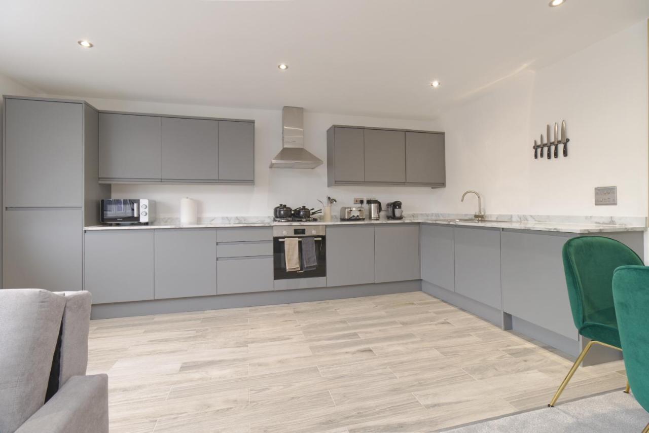 Unique! Stunning 3-bed Penthouse Flat - 2 Floors - Sleeps 8 - Free Parking