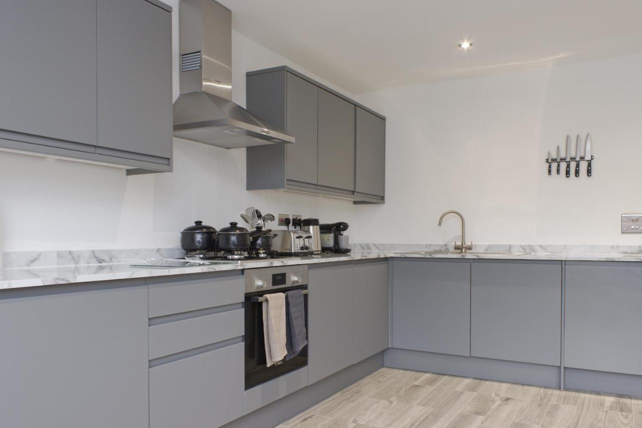 Unique! Stunning 3-bed Penthouse Flat - 2 Floors - Sleeps 8 - Free Parking Apartamento
