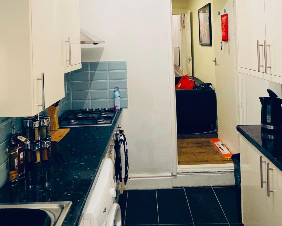 Holiday home Spacious Four Bedroom 3 Bathrooms -