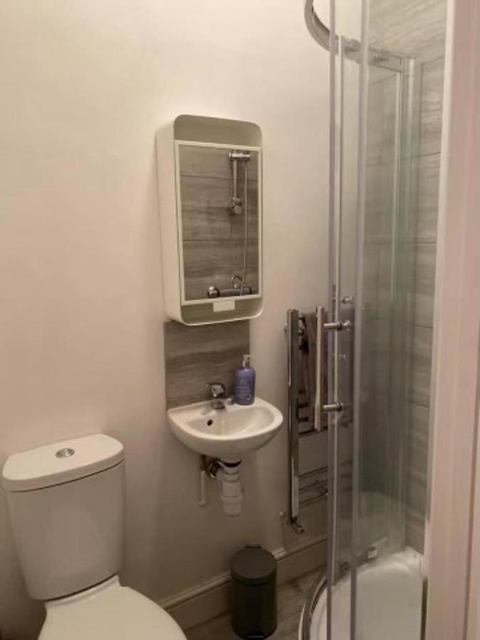 Spacious Four Bedroom 3 Bathrooms - *