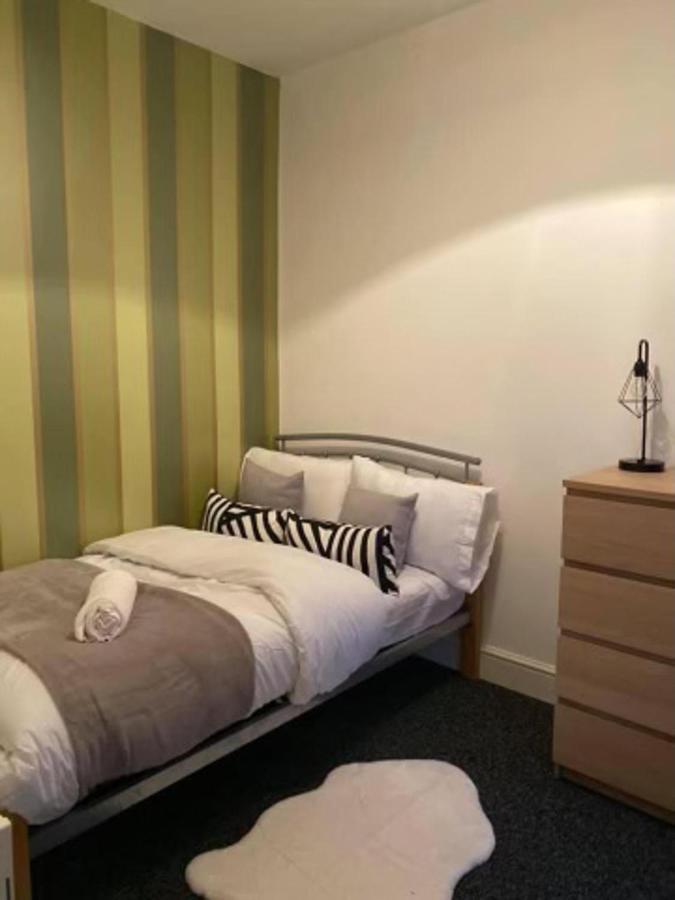 Spacious Four Bedroom 3 Bathrooms - *