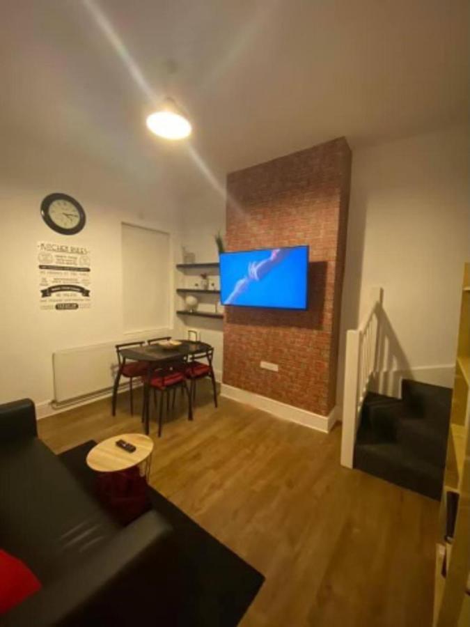 Spacious Four Bedroom 3 Bathrooms - *