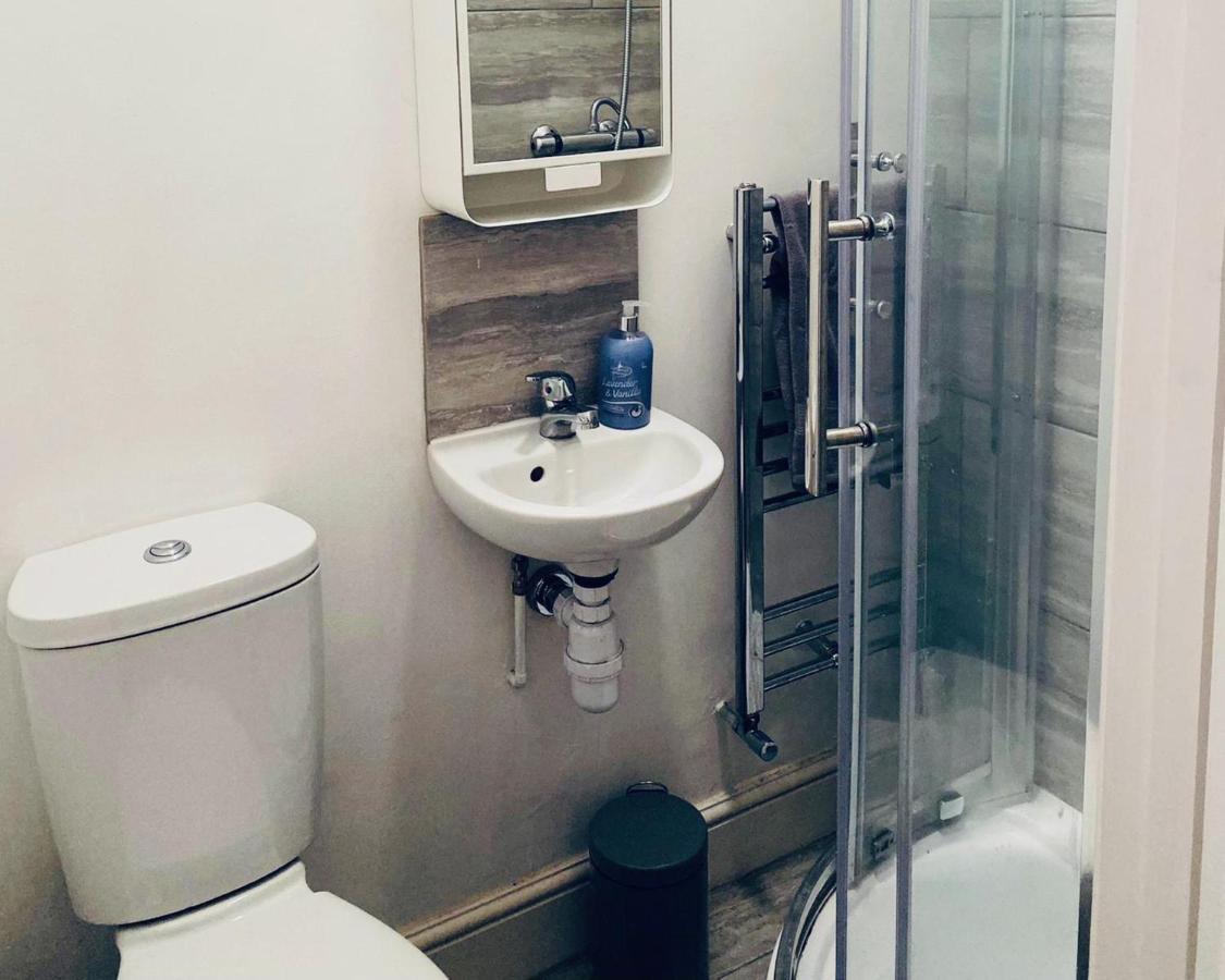 Holiday home Spacious Four Bedroom 3 Bathrooms -